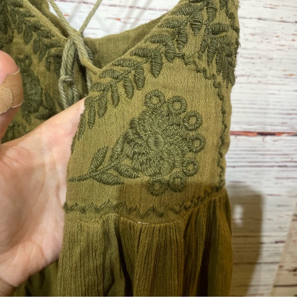 Free People Women's Blackbird Embroidered Floral Green Top - size XS - Picture 6 of 9
